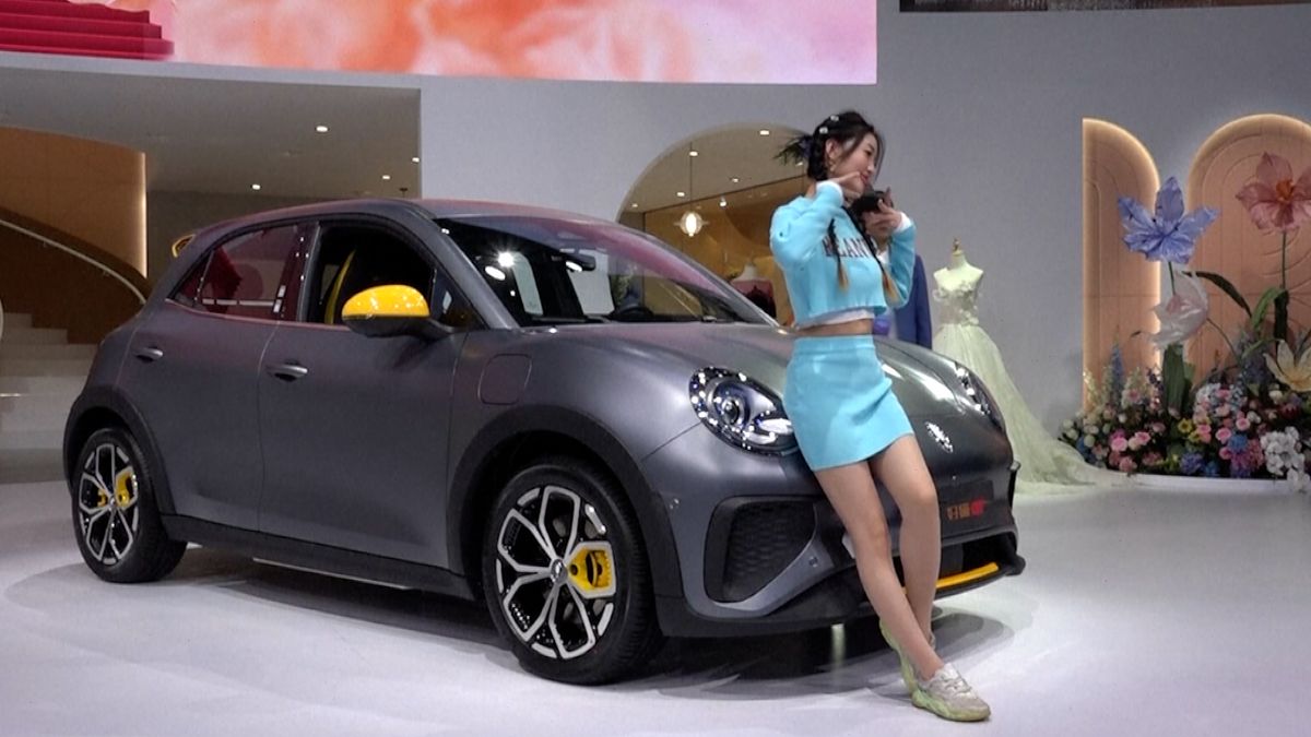Video: Výstava aut potvrdila, že Čína v elektromobilech drtí Evropu
